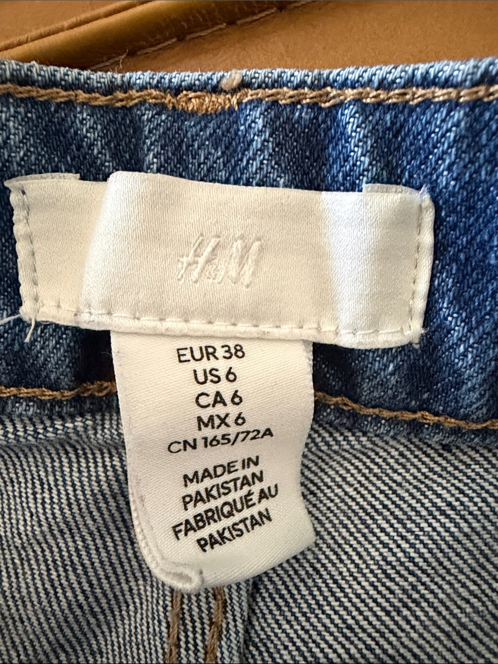 H&M Jean shorts size 6 - Picture 3 of 3